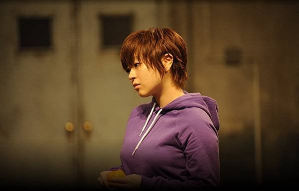 Prisoner-of-Love-Promos-utada-hikaru-14751869-990-633