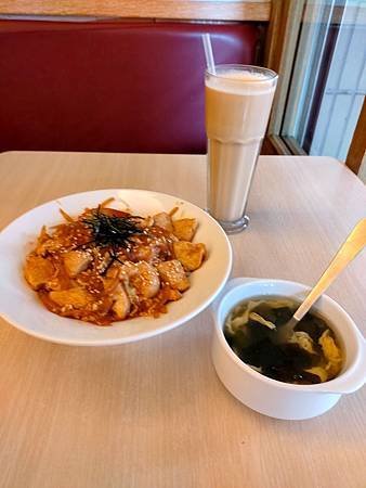 (2024.8.1起周日公休，星期一照常營業)小桃子廚房mo