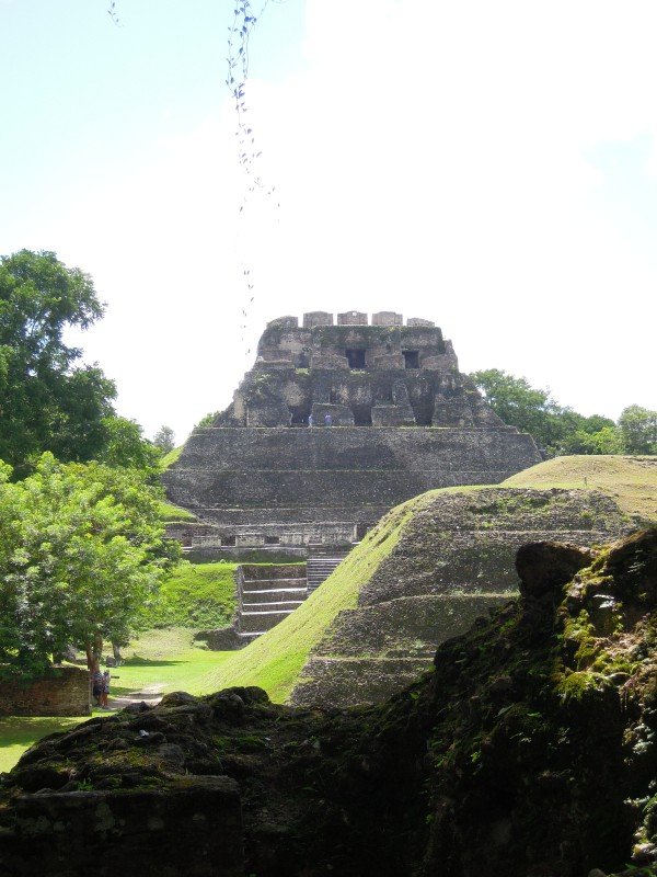 XUNANTUNICH-4-2