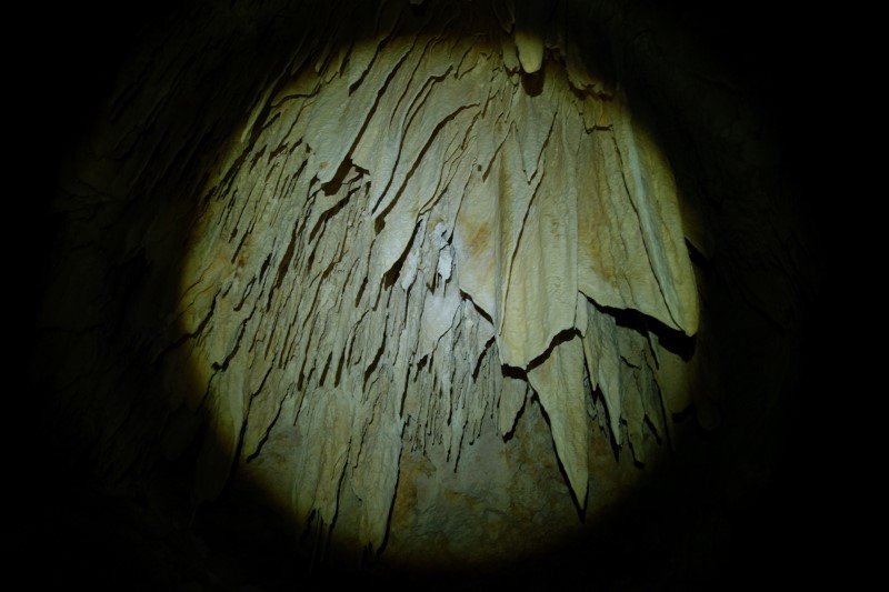 002-05-20130824-Crystal Cave-小李.JPG