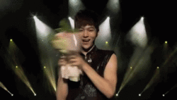 af7da7d4gw1e7zc4a9344g206y03y4g7.gif