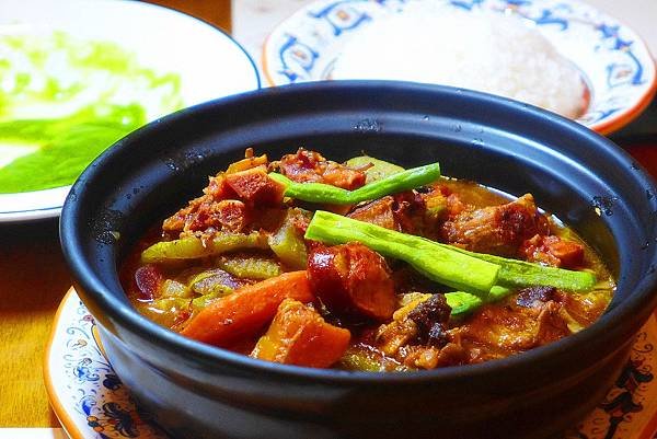 葡國肉腸燴什豆配白飯-2.jpg