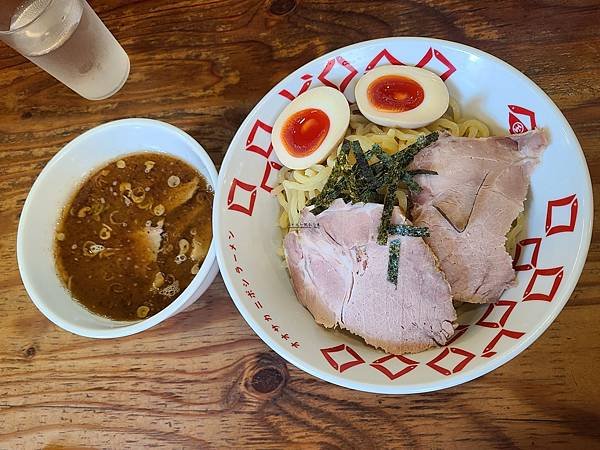 日本 大阪 煮干拉麵 玉五郎 黑門店 | 湯頭濃厚鮮美，麵條