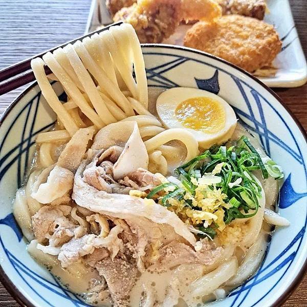 📍 丸亀製麵 買一送一 (丸亀製麺)，全台連鎖烏龍麵，4/2