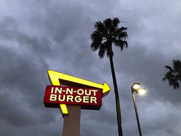 026IN-N-OUT.JPG