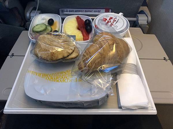039機上早餐.JPG
