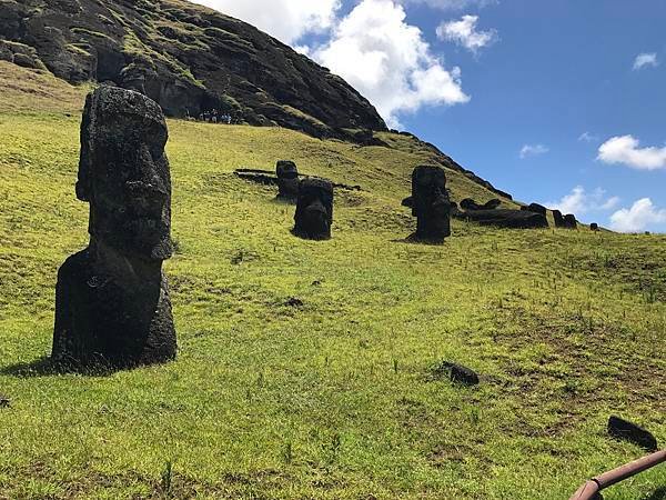 80Rano Raraku.JPG