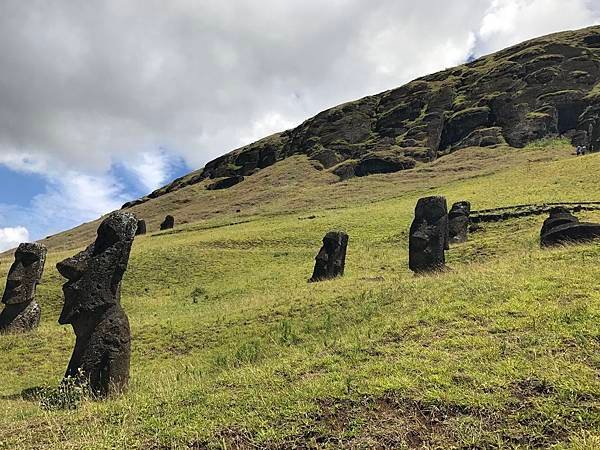 83Rano Raraku.JPG