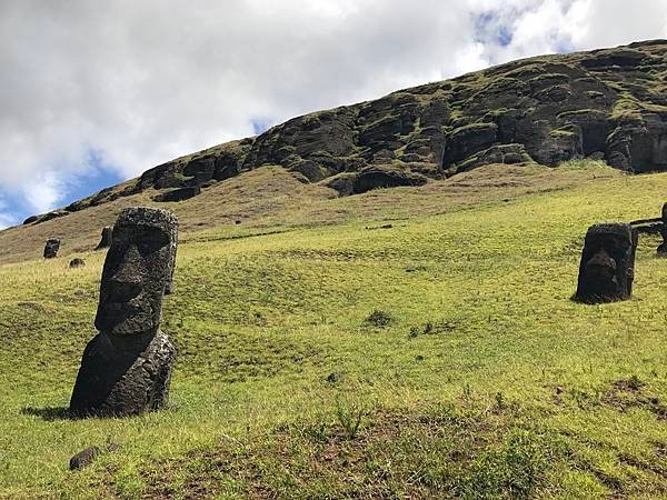 82Rano Raraku.JPG