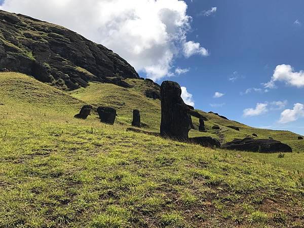 84Rano Raraku.JPG