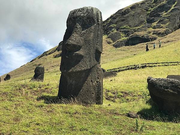 85Rano Raraku.JPG