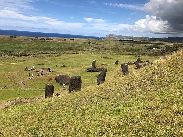 97Rano Raraku.JPG