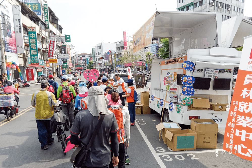 賈中哥JobGogo 勞動力發展署中彰投分署 就業服務巡迴車 賽的日札-第49屆全國技能競賽圖文專訪18-min.png