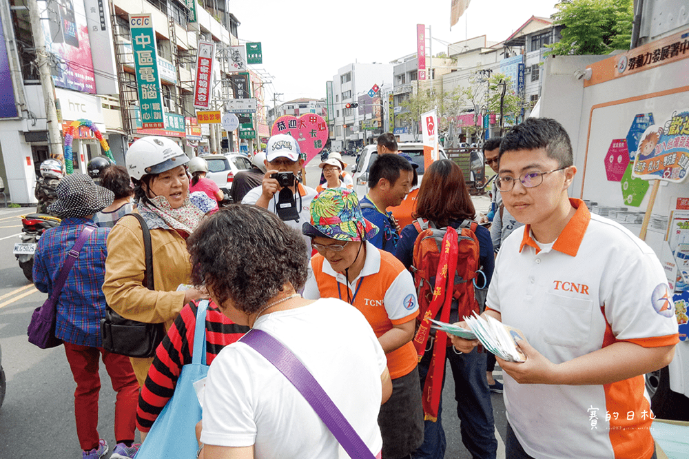 賈中哥JobGogo 勞動力發展署中彰投分署 就業服務巡迴車 賽的日札-第49屆全國技能競賽圖文專訪17-min.png