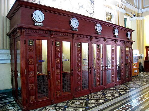 640px-Saigon_Central_Post_Office_Telephone_Booth.jpg