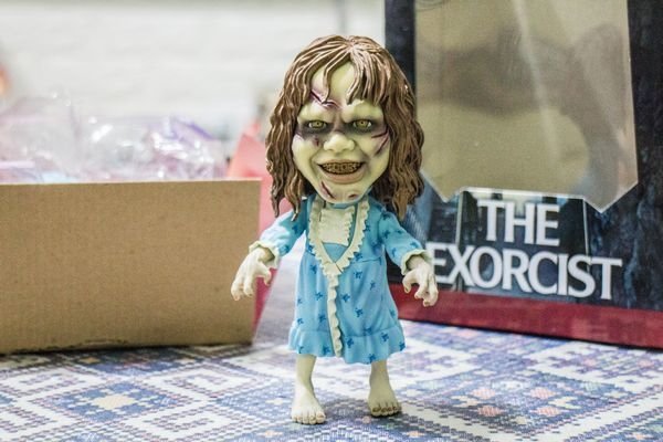 MEZCO 6 MDS The Exorcist 大法師 驅魔人 (6).jpg