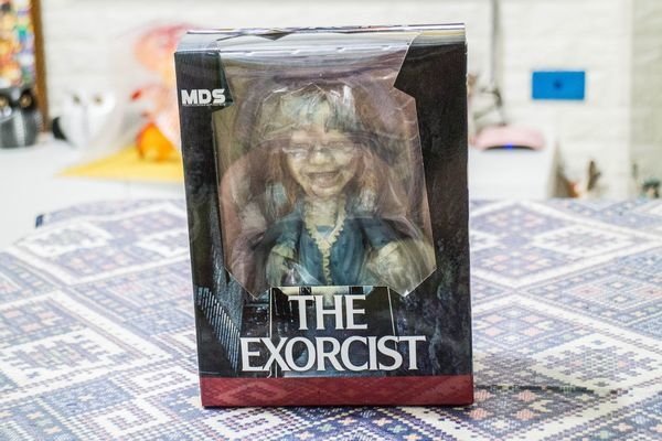 MEZCO 6 MDS The Exorcist 大法師 驅魔人 (2).jpg