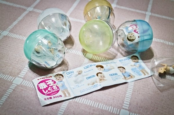 嬰兒動作集 全套5款 療癒嬰兒 扭蛋 (3).jpg