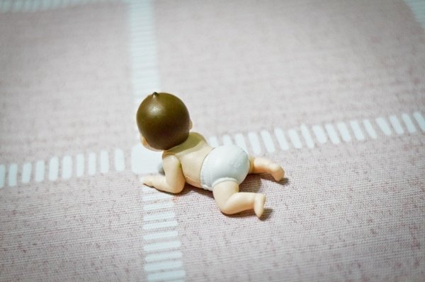 嬰兒動作集 全套5款 療癒嬰兒 扭蛋 (8).jpg