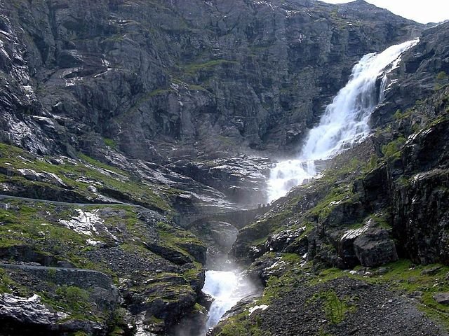 Stigfossen waterfall and bridge from below