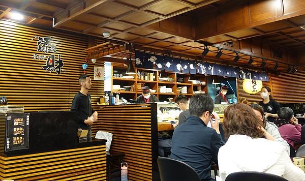 添財壽司屋 日本料理(武昌店) : 多種壽司、刺身、燒烤、飯