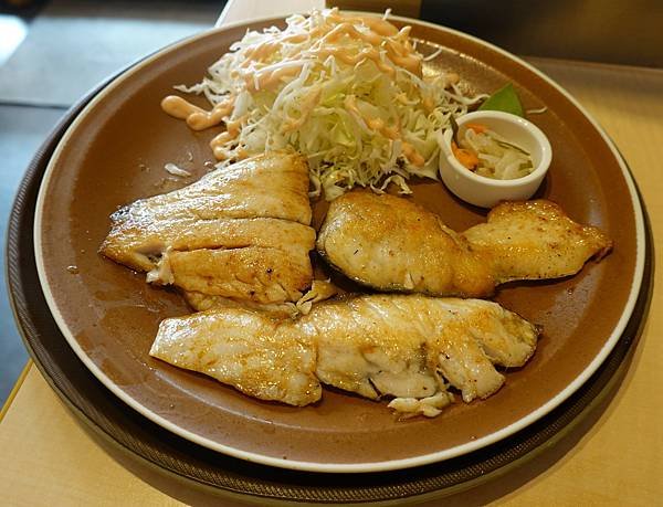 士林捷運站1號出口 ~ 寶屋日式燒肉、壽喜燒、鍋物、定食(附