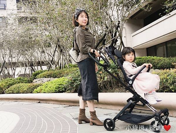 新生兒外出必備！一打二出門好工具┃ MAXI-COSI C