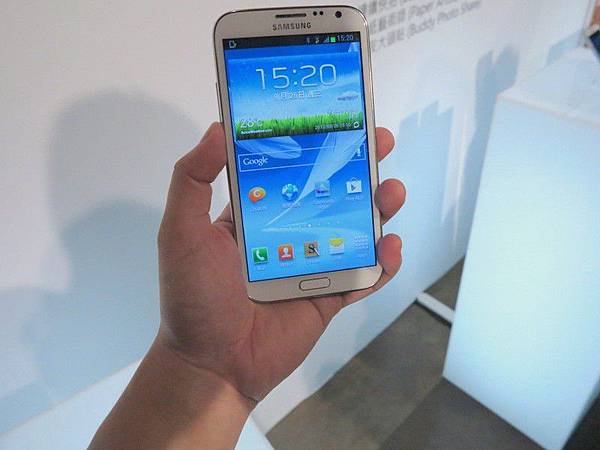 Note2動手玩]GALAXY Note II 懸浮預覽多工處理 Note2更勝平板