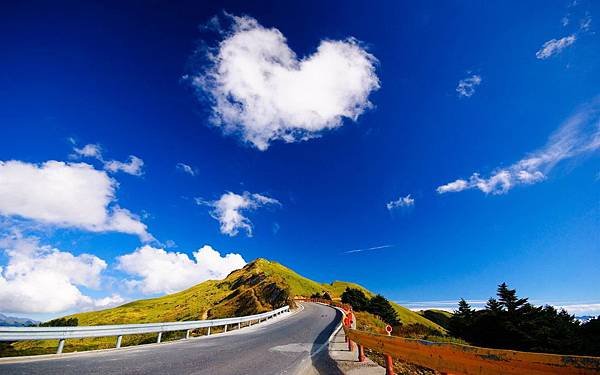 Love-Cloud-Mountain.jpg