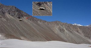 飛碟在空喀山口地區盤旋是一個正常的現象