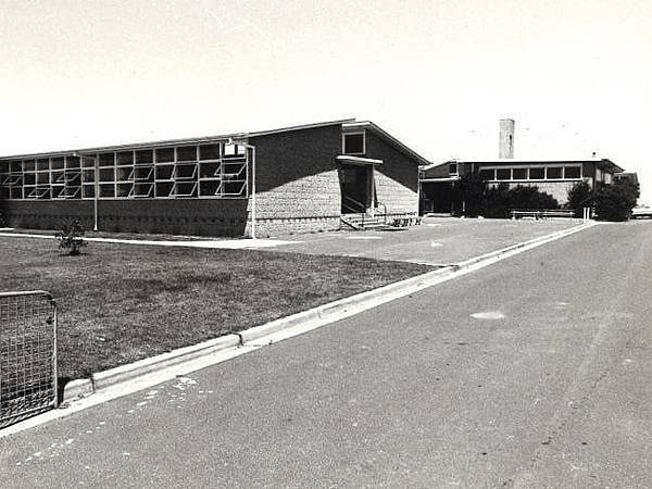 韋斯托爾高中（Westall High School）.jpg