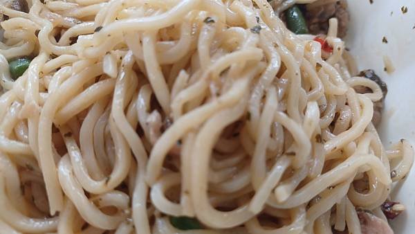 7-11 頌丹樂聯名款 星級饗宴 香辣打拋雞拌麵