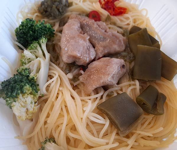 全家 清炒剝皮辣椒雞