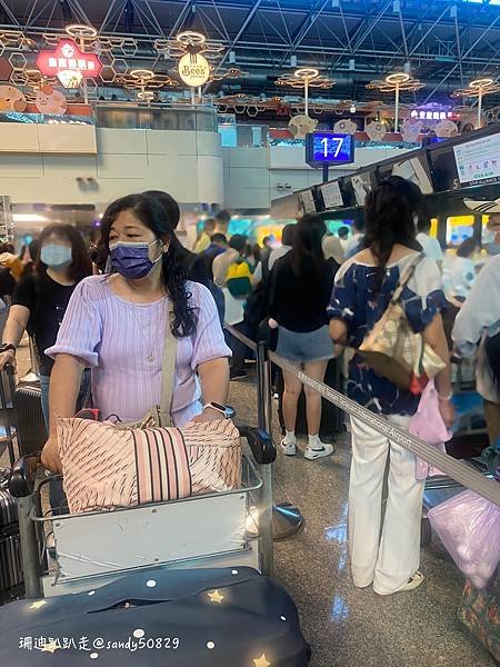 沙巴亞庇// 台北-吉隆坡-沙巴。吉隆坡轉機。長榮BR227