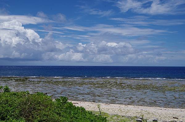 A48-IMGP2280-綠島燈塔附近海岸水天一色風景.JPG