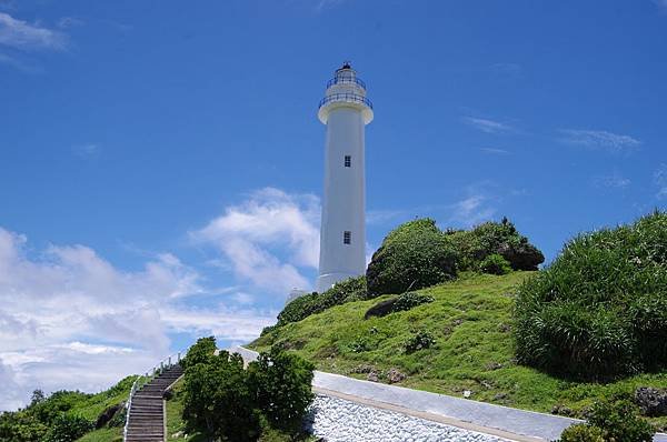 A51-IMGP2290-走進綠島燈塔的斜坡道.JPG