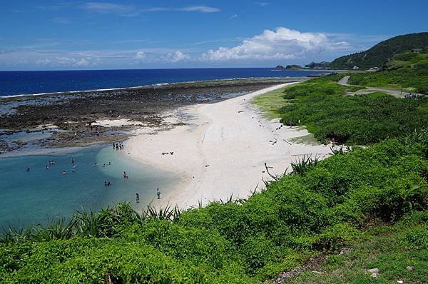 A56-IMGP2308-綠島燈塔下方海灘.JPG