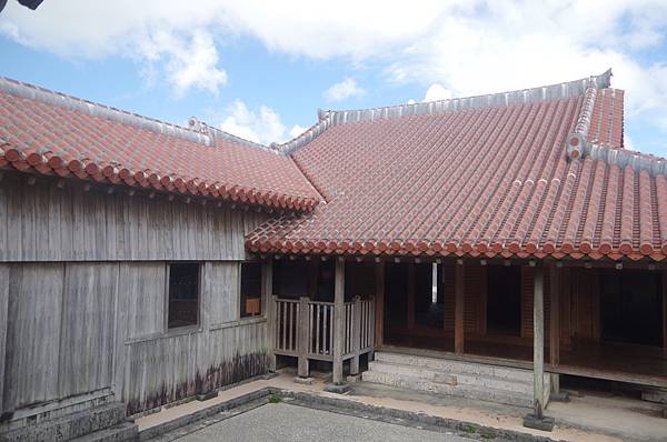 B57-IMGP3591-參觀首里城-南殿(文物展).JPG