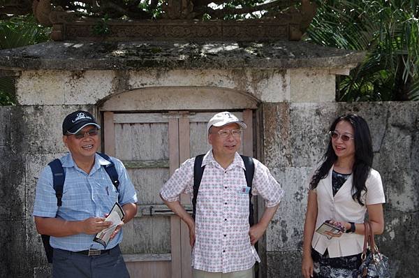 B54-IMGP3576-參觀首里城(園比屋武御嶽石門).JPG