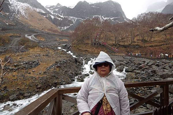 C18-IMGP4502-背倚長白山皚皚雪峰掠影.JPG