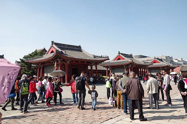 F09-IMGP5088-瀋陽故宮大政殿右前方十王亭.JPG