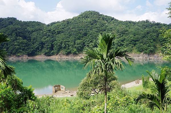 B06-IMGP0540_石碇千島湖水域中露出水面的失落村莊即景.JPG