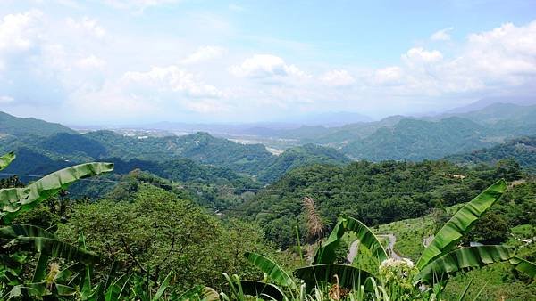 B12-P1250296-酒桶山登山步道途中觀望台前遠眺大甲溪.jpg