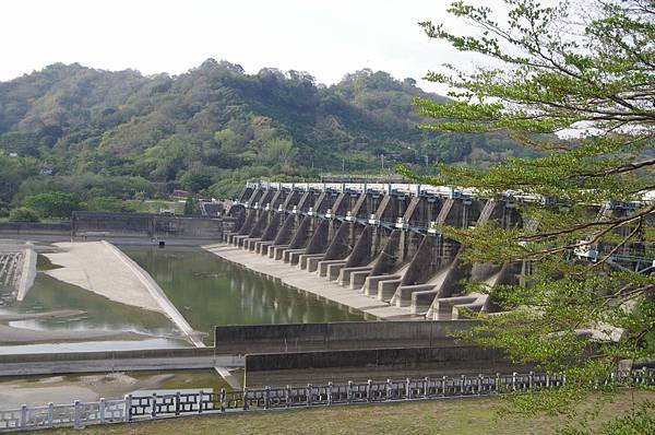 B04-IMGP0372-九二一地震後復原的石岡壩仍是水資源運用樞紐.JPG