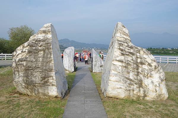 B14-IMGP0389-「國家震災景觀紀念地」作為斷層意象石雕藝術.JPG
