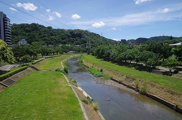 B68-IMGP0966-平面參道跨越外雙溪之雨農橋上游流水景觀.JPG