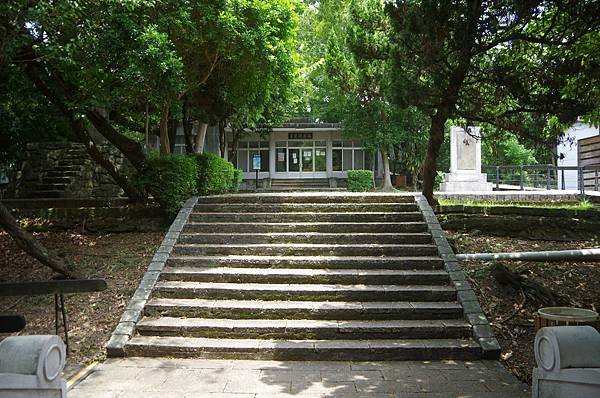 B78-IMGP0713-今雨農閱覽室即芝山巖祠遺址.JPG