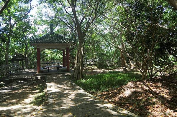 B82-IMGP1217-芝山巖臺北四國八十八所靈場遺址涼亭.JPG