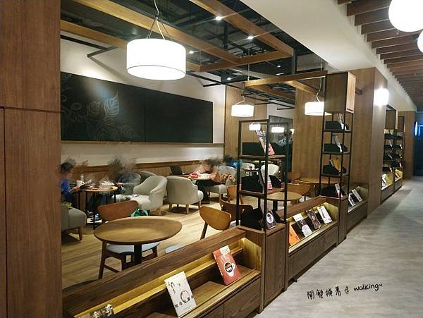 路易莎咖啡 citylink南港店 蔦屋書店 (14).jpg