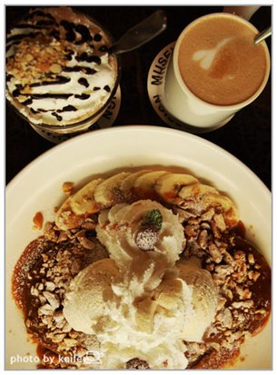 aA cafe&apos;